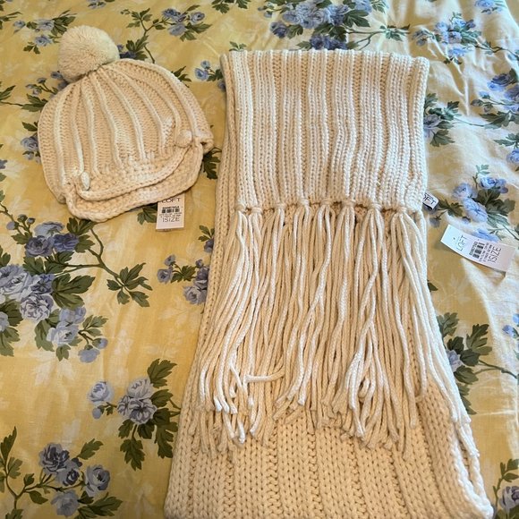 Loft Ivory Fringe Scarf and Newboy Hat w/Pom - Picture 5 of 6